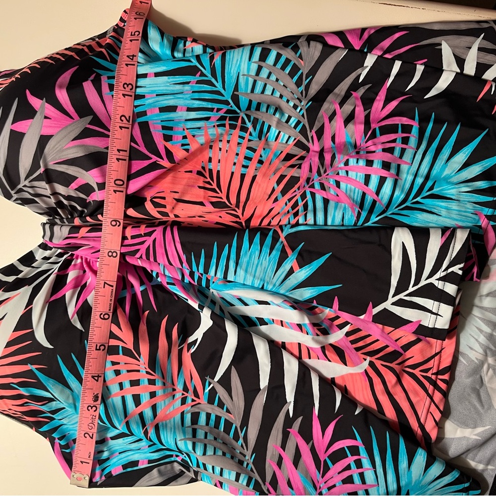 Island Escape Tankini Top - Picture 3 of 6